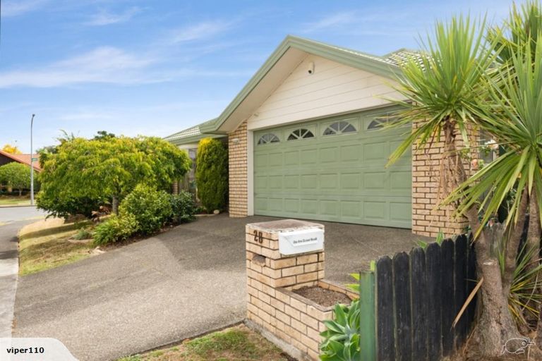 Photo of property in 2/2 Embleton Close, Northpark, Auckland, 2013