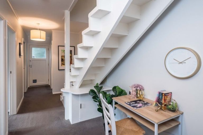 Photo of property in 17 Hewett Way, Ngaio, Wellington, 6035