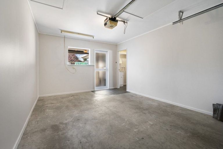 Photo of property in 1b Hendon Place, West End, Palmerston North, 4412