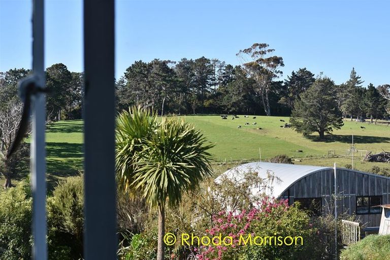 Photo of property in 42 Sandy Beach Road, Tinopai, 0593