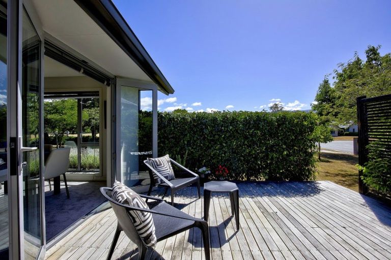 Photo of property in 23 Bridesdale Drive, Lake Hayes, Queenstown, 9304