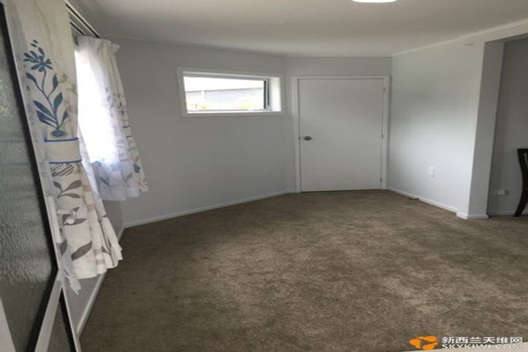 Photo of property in 18 Dunstall Place, Mangere Bridge, Auckland, 2022