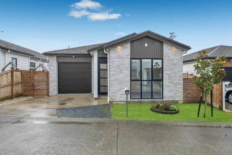 Photo of property in 20 Selwyn Downs Lane, Opaheke, Papakura, 2113