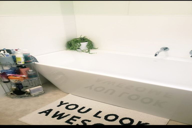 Photo of property in 70 Homebush Road, Khandallah, Wellington, 6035