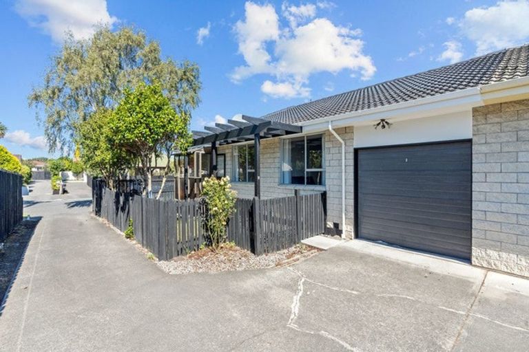 Photo of property in 1/39 Chipping Lane, Redwood, Christchurch, 8051