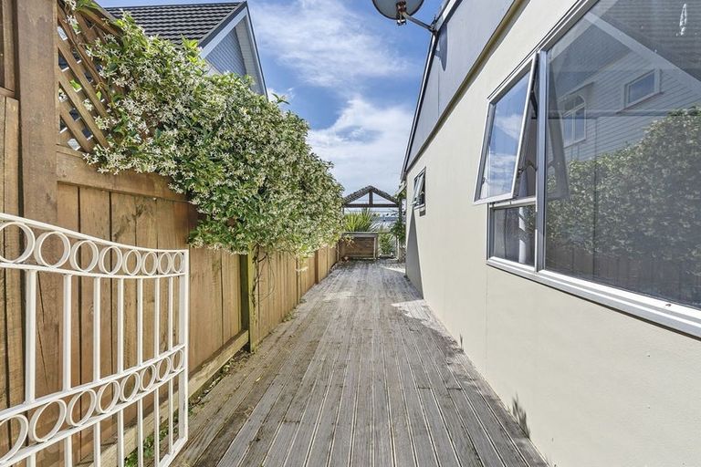 Photo of property in 14 Rainsford Street, Moturoa, New Plymouth, 4310