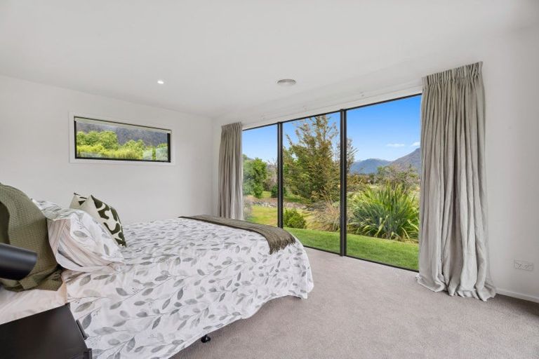 Photo of property in 4 Durness Court, Jacks Point, Queenstown, 9371