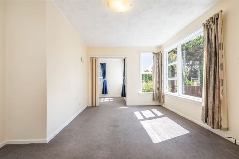 Photo of property in 361 Cambridge Terrace, Naenae, Lower Hutt, 5011