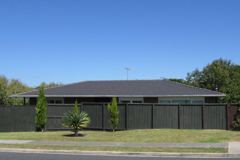 Photo of property in 114 Beach Road, Castor Bay, Auckland, 0620