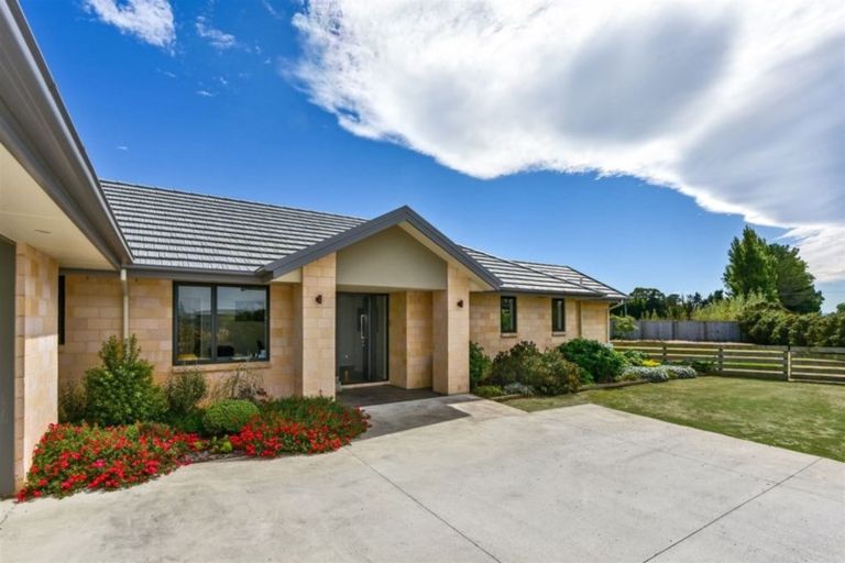 Photo of property in 2 Jacks Drive, West Melton, 7618