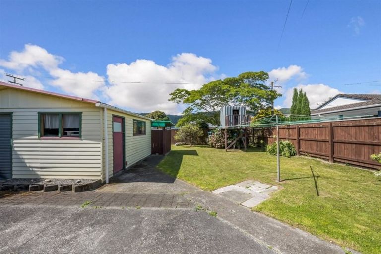 Photo of property in 361 Cambridge Terrace, Naenae, Lower Hutt, 5011