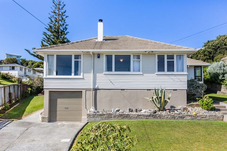 Photo of property in 30 Chaffey Crescent, Titahi Bay, Porirua, 5022