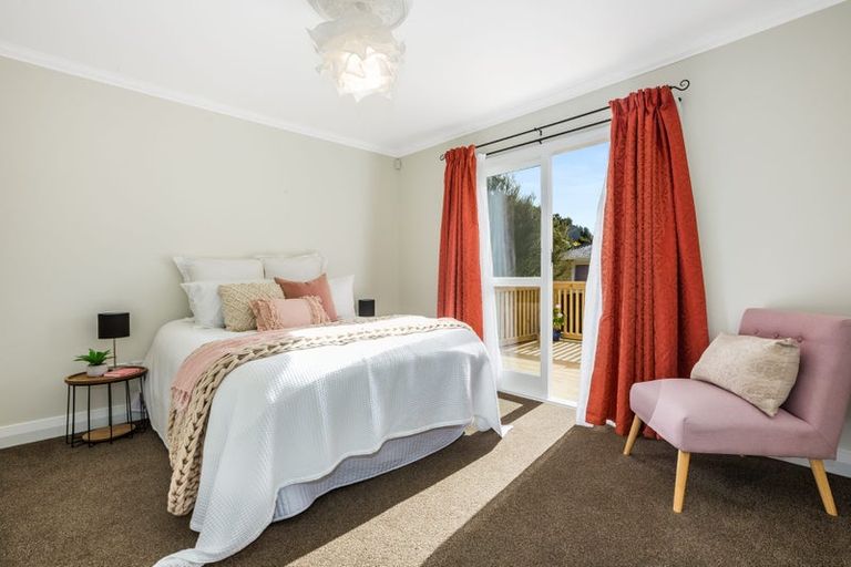 Photo of property in 27 Sunny Grove, Wainuiomata, Lower Hutt, 5014