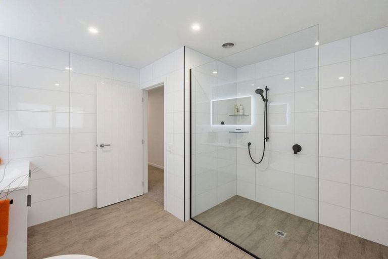 Photo of property in 18 Petrel Close, Paraparaumu Beach, Paraparaumu, 5032