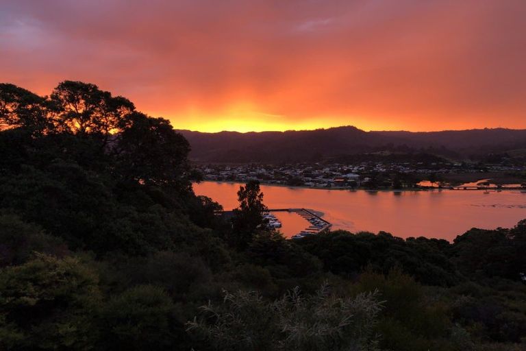 Photo of property in 26 Wiremu Road, Tairua, 3508