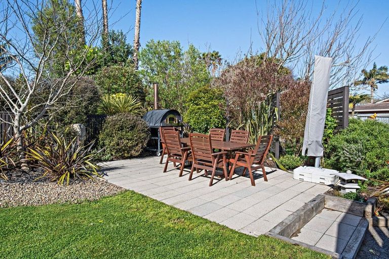 Photo of property in 76 Torkar Road, Clarks Beach, 2122