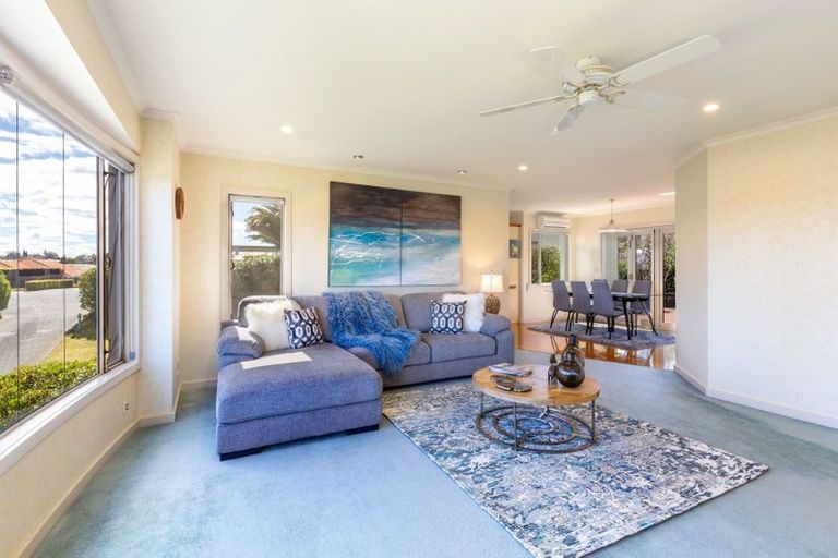 Photo of property in 7 Fairview Terrace, Waipahihi, Taupo, 3330