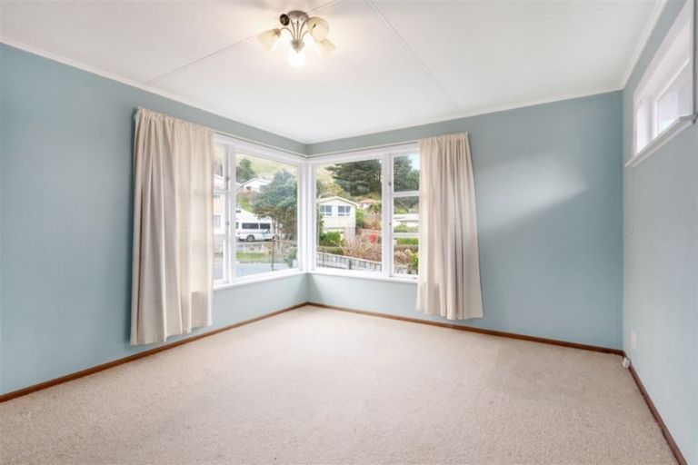 Photo of property in 57 Arahura Crescent, Waitangirua, Porirua, 5024