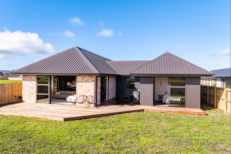 Photo of property in 28 Taurangawaka Road, One Tree Point, 0118