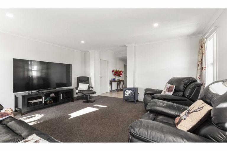 Photo of property in 4 Plescher Crescent, Leamington, Cambridge, 3432