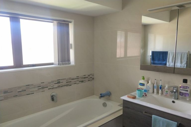 Photo of property in 6a Lilian Place, Farm Cove, Auckland, 2012