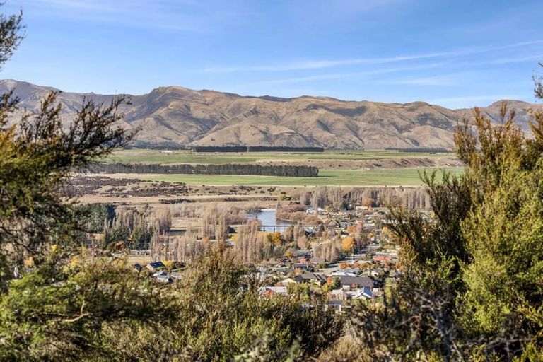 Photo of property in 69 Kanuka Rise, Albert Town, Wanaka, 9305