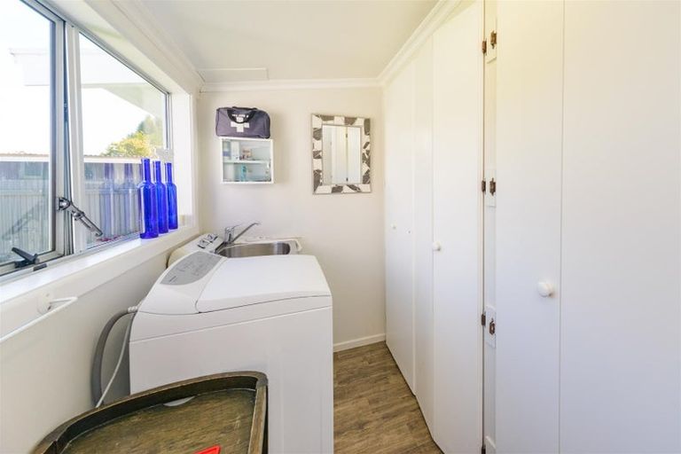 Photo of property in 27 Bond Street, Marton, 4710