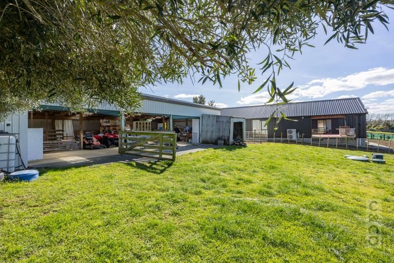 Photo of property in 179 Taupaki Road, Taupaki, 0782
