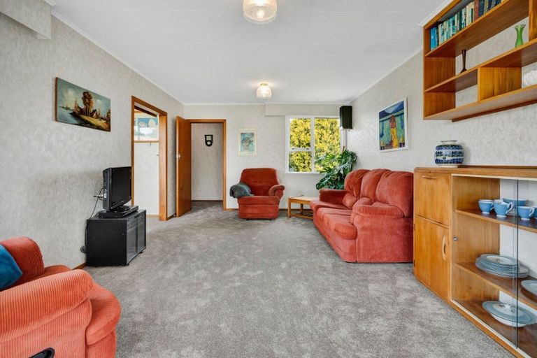 Photo of property in 6 Graham Street, Eltham, 4322