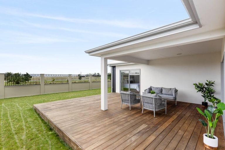 Photo of property in 54 Pelorus Avenue, Poraiti, Napier, 4112