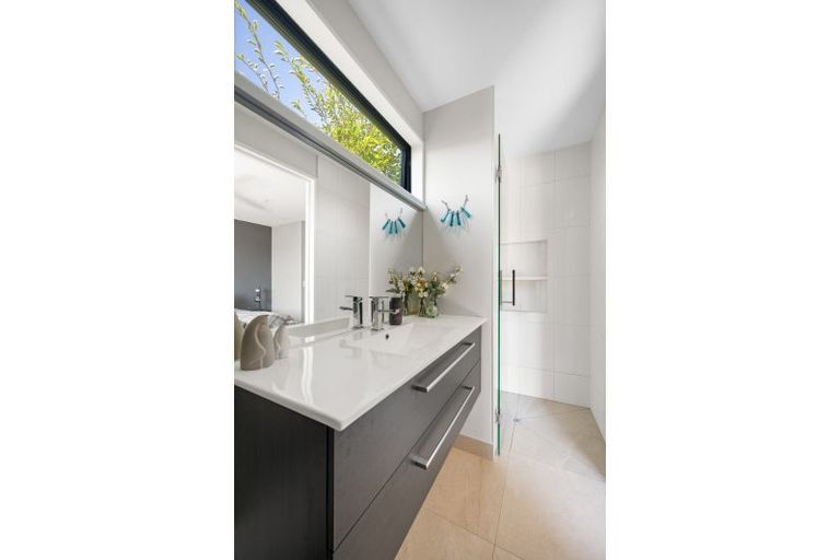 Photo of property in 8 Tahi Street, Albert Town, Wanaka, 9305