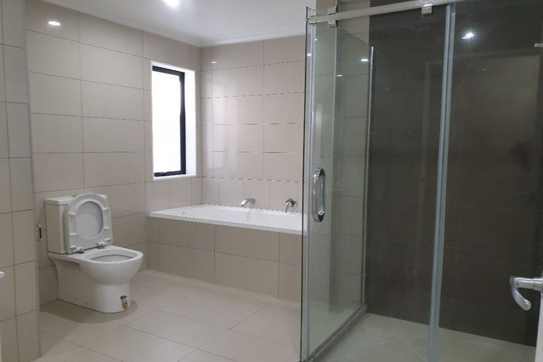 Photo of property in 50b Pinedale Place, Henderson, Auckland, 0610