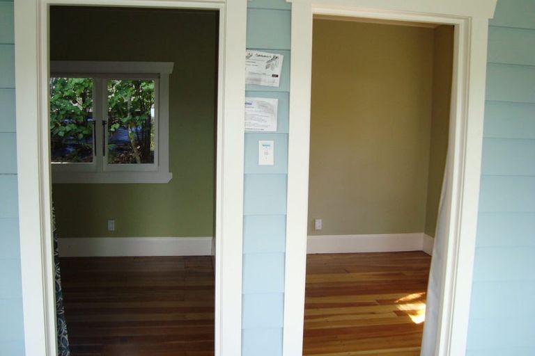 Photo of property in 132 Cornwallis Road, Cornwallis, Auckland, 0604