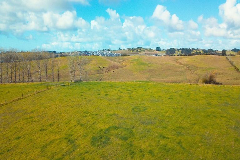 Photo of property in 46 Old Pine Valley Road, Dairy Flat, Silverdale, 0992