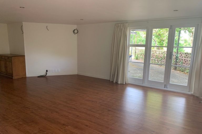 Photo of property in 62 Sylvan Crescent, Te Atatu South, Auckland, 0610