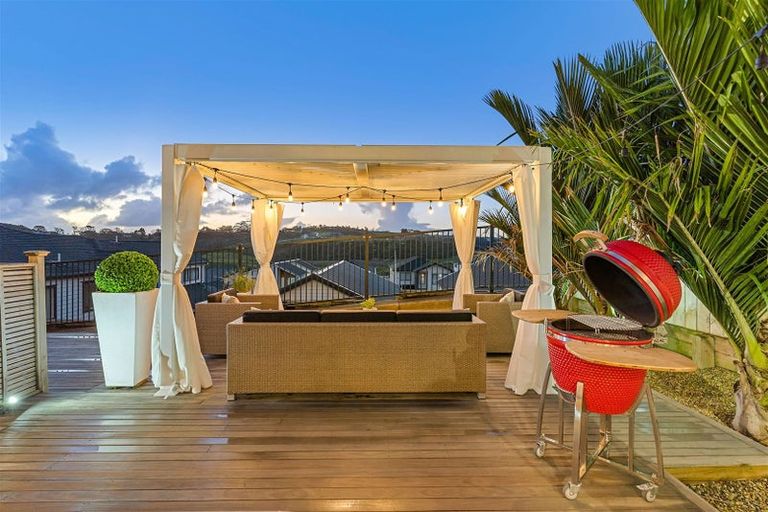 Photo of property in 19 Turutu Place, Long Bay, Auckland, 0630