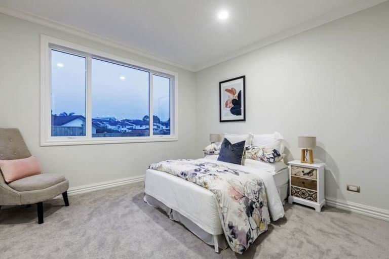 Photo of property in 9 Caldwell Place, Pinehill, Auckland, 0632