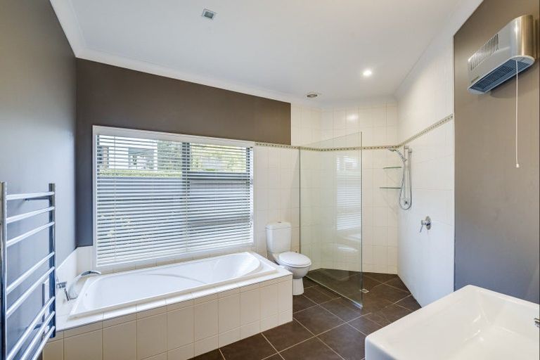Photo of property in 12 Rochfort Road, Havelock North, 4130