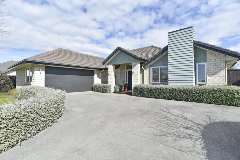 Photo of property in 19 Hawthorn Mews, Rangiora, 7400