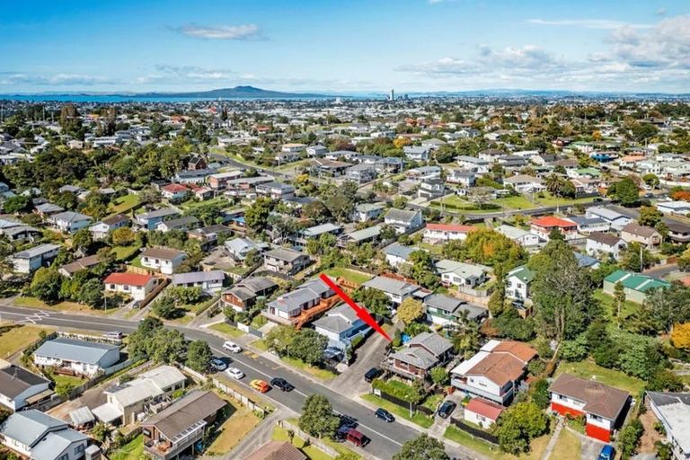 Photo of property in 1/111 Spinella Drive, Bayview, Auckland, 0629