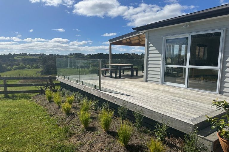 Photo of property in 7 Cottle Road, Taupaki, Henderson, 0782