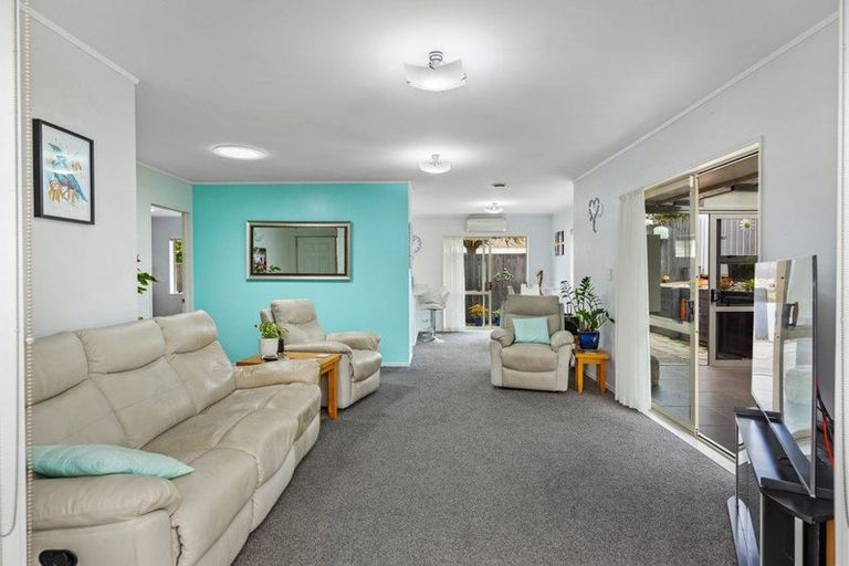 Photo of property in 24 Millstream Drive, Henderson, Auckland, 0610