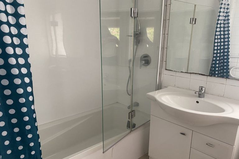 Photo of property in 82 Moire Road, Massey, Auckland, 0614