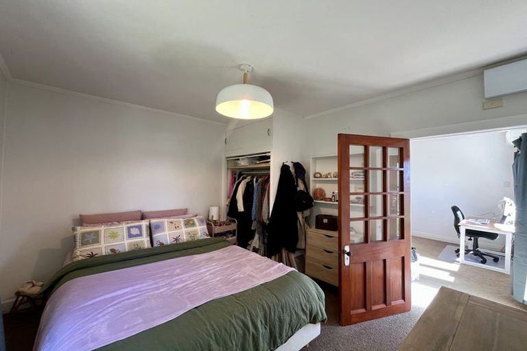 Photo of property in 94 Sutherland Road, Melrose, Wellington, 6023