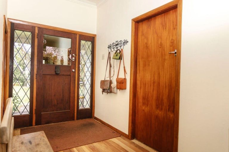 Photo of property in 3 King Street, Dannevirke, 4930