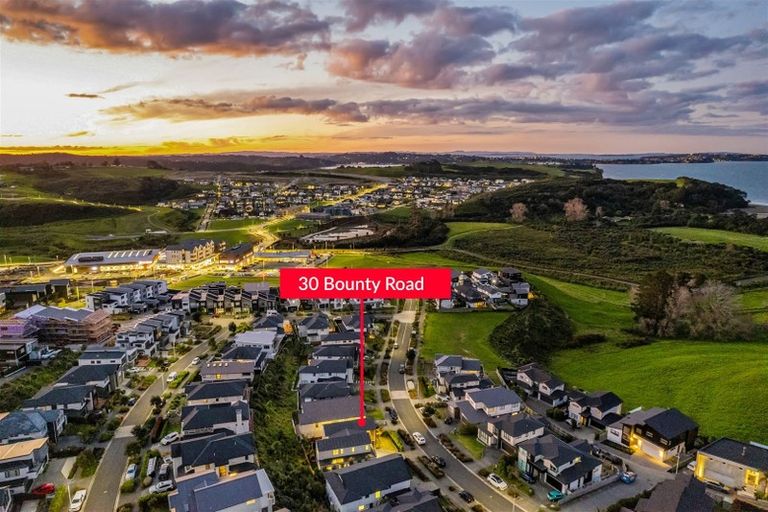 Photo of property in 30 Bounty Road, Long Bay, Auckland, 0630