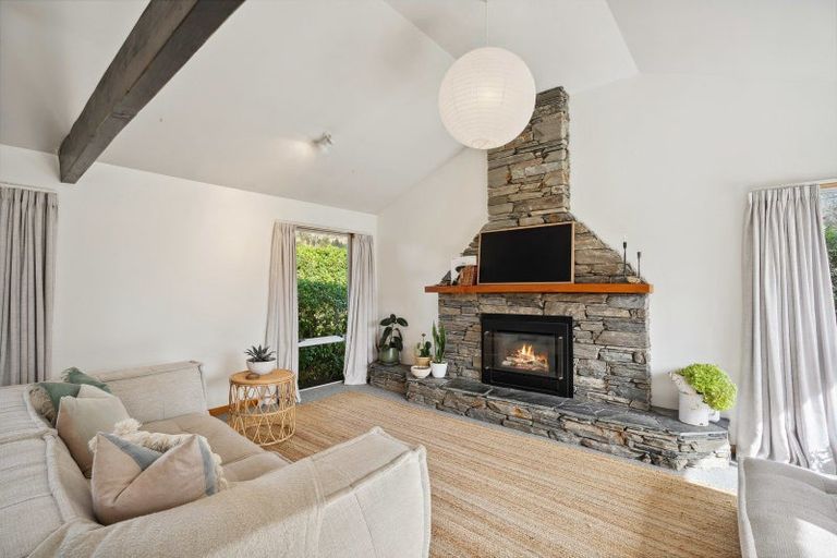 Photo of property in 15b Heuchan Lane, Wanaka, 9305