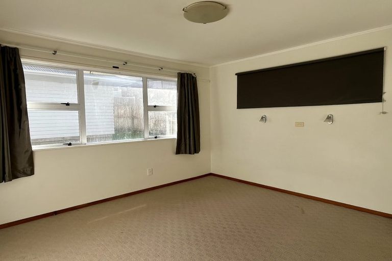Photo of property in 7b Nielsen Place, Massey, Auckland, 0614