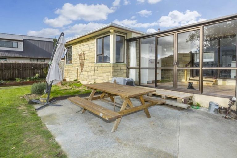 Photo of property in 16 Richard Grove, Stokes Valley, Lower Hutt, 5019