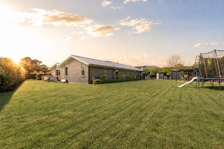 Photo of property in 26 Fernbrook Drive, Hurworth, New Plymouth, 4310
